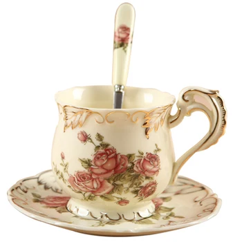 Avrupa Tarzı çay seti Seramik Gül Kahve Fincanı Takım Elbise İngiliz Tarzı Yüksek Dereceli Fildişi Çin Kahve fincan Ve çay tabağı Kaşık ile