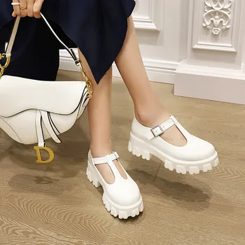 Chic Sıcak Satış Lüks Marka Tasarımcısı Tıknaz Topuklar Platformu Flats Kadın T-kayışı Yuvarlak Ayak Büyük Artı Boyutu 43 Rahat Düz Ayakkabı kızlar